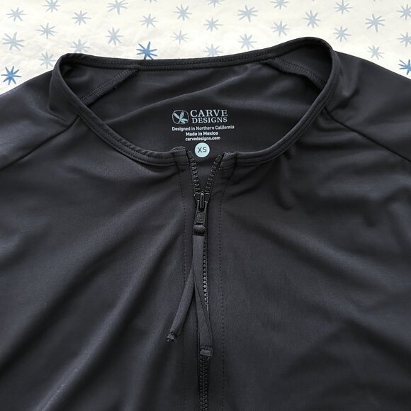 Carve Designs Dawson Rashguard Swim Top in Black - Picture 3 of 14